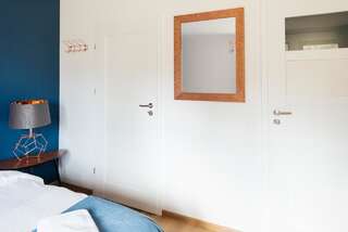 Отели типа «постель и завтрак» Villa Lulu Piaseczno Пясечно Двухместный номер с 1 кроватью или 2 отдельными кроватями и ванной комнатой-1
