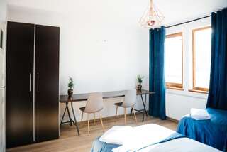Отели типа «постель и завтрак» Villa Lulu Piaseczno Пясечно Двухместный номер с 1 кроватью или 2 отдельными кроватями и ванной комнатой-5